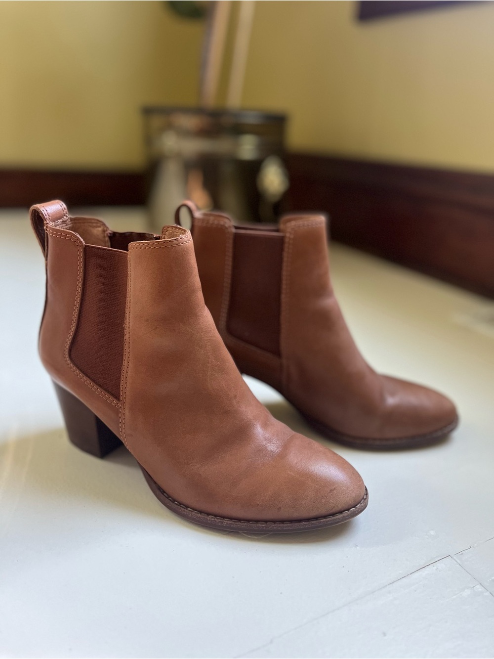 Madewell Women’s Chestnut Leather Chelsea Booties